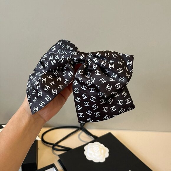 Chanel hairpin - Picture 2 of 6